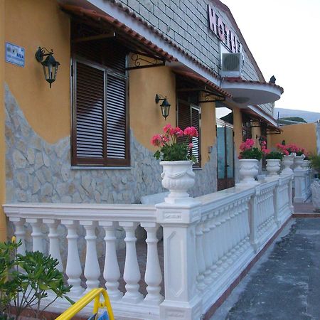 Hotel Il Quadrifoglio Torre del Greco Exterior photo